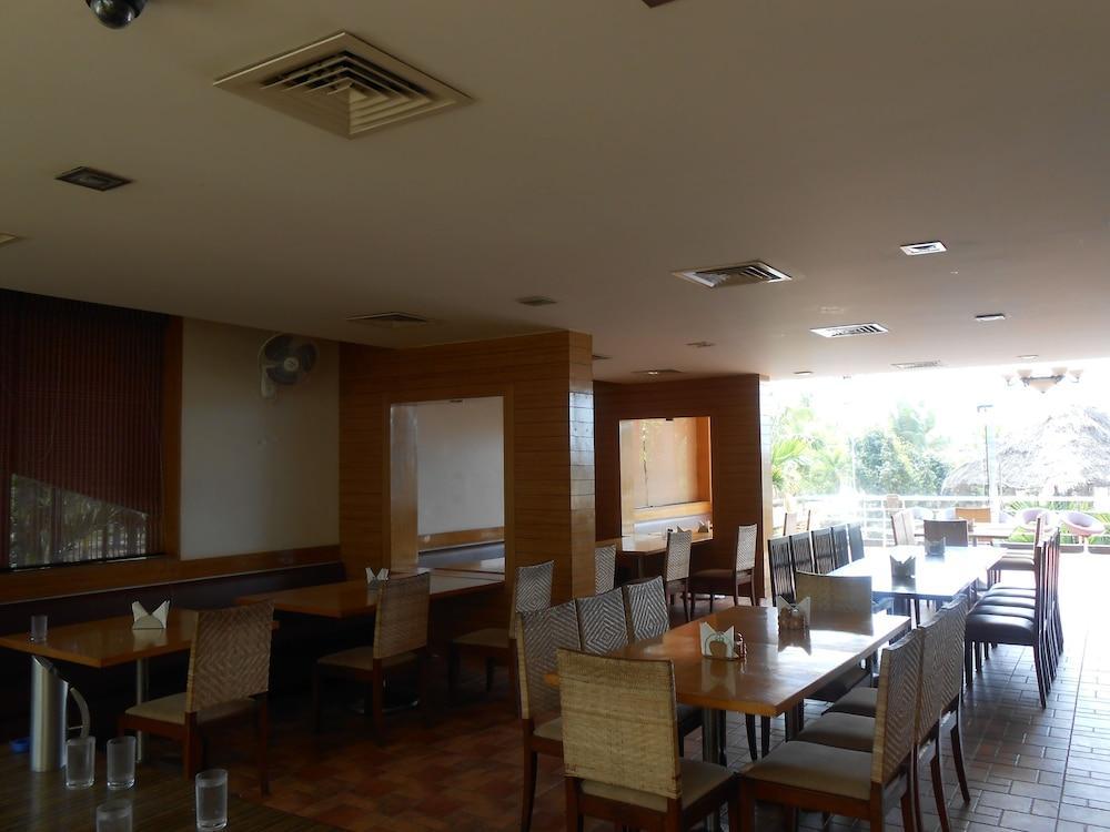 Jade Beach Resort Tirupporur Zewnętrze zdjęcie